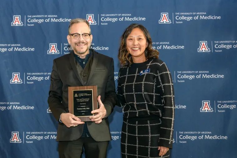 04_excellence_-_research-basic_-_202206792_com_faculty_awards-092 04_excellence_-_research-basic_-_202206792_com_faculty_awards-092