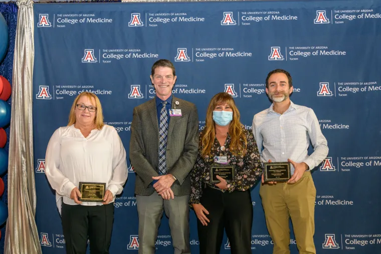 12_-_teaching_-_outstanding_clerkship_-_202206792_com_faculty_awards-216 12_-_teaching_-_outstanding_clerkship_-_202206792_com_faculty_awards-216