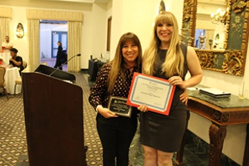 [Amy Sussman, MD, and Hanna Rosch Newton, winner of the J.W. Smith Award for Outstanding Student in Medicine]